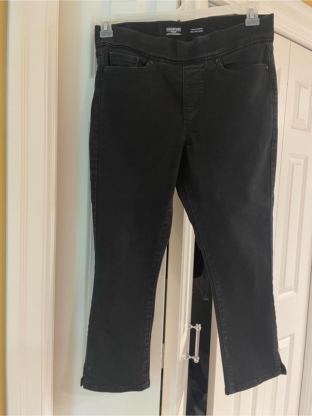 Signature by Levi Strauss Black Cropped Jeans